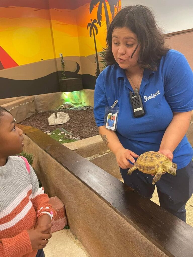 SeaQuest staff shares animal facts with kids 